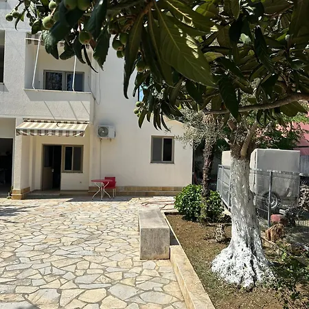 Clarissa Hotel Velipojë