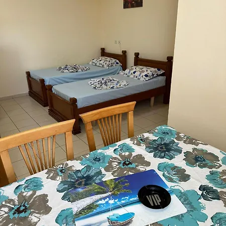 Clarissa * Velipojë