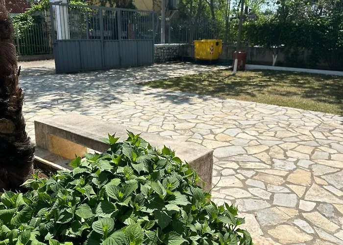 Clarissa * Velipojë